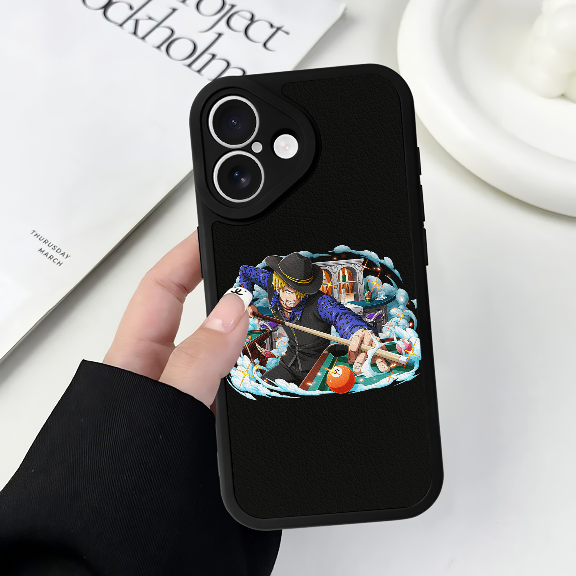 （画像用） ワンピース サンジ ONE PIECE Sanji 【iPhone 16シリーズ対応】シリコンスマホケース（レザー調） 材質：シリコン